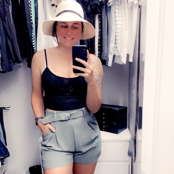 Meet Your Posher - Picture 5 of 6